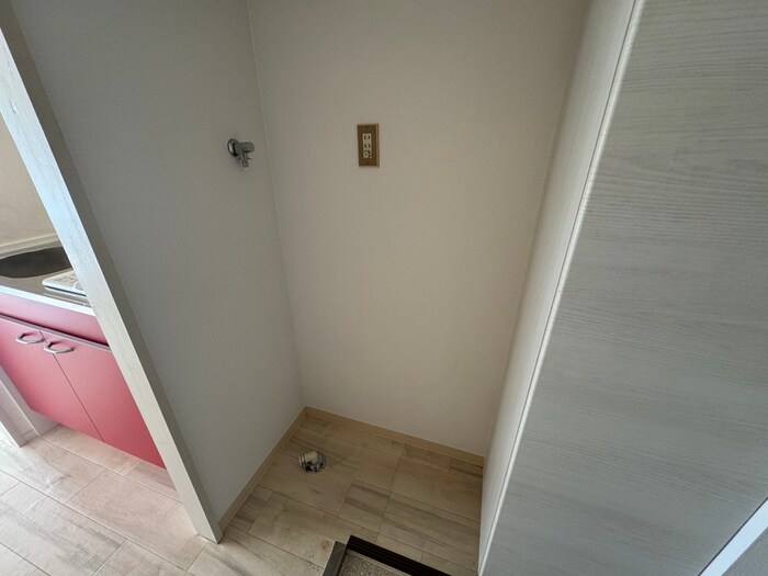 物件内観写真17　(洗濯機置場)