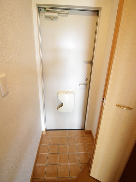 物件内観写真19　(玄関)