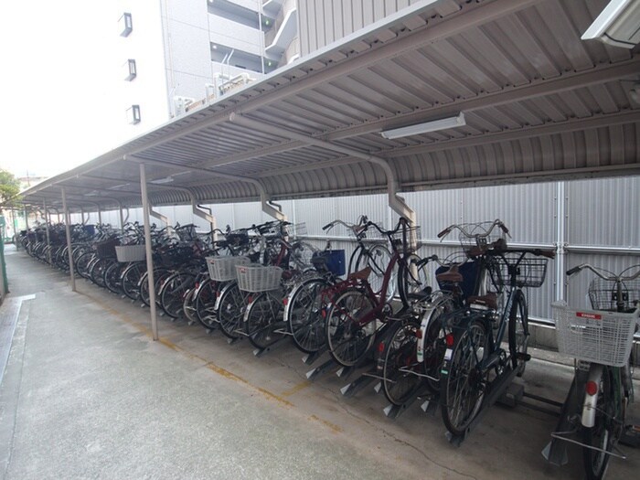 物件外観写真3　(駐輪場)