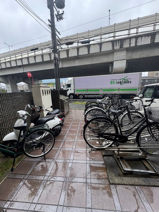 物件外観写真6　(駐輪場)