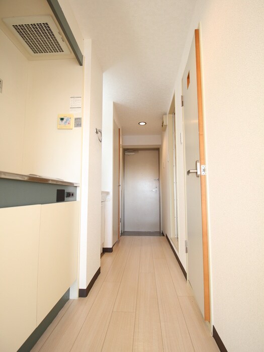 物件内観写真14　(廊下)