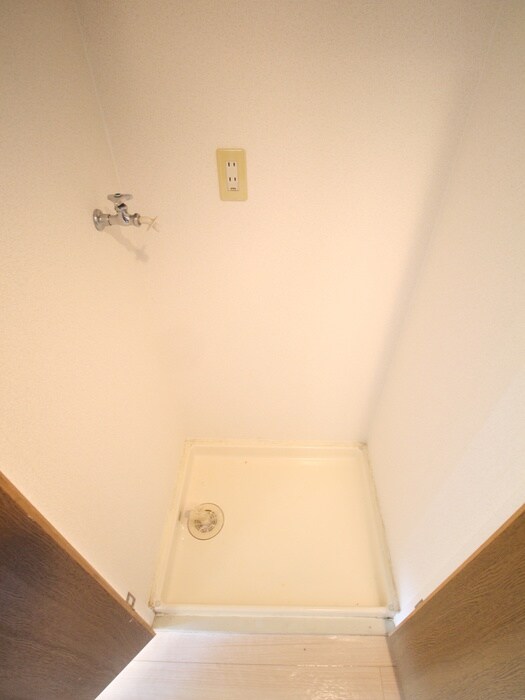 物件内観写真15　(洗濯機置場)