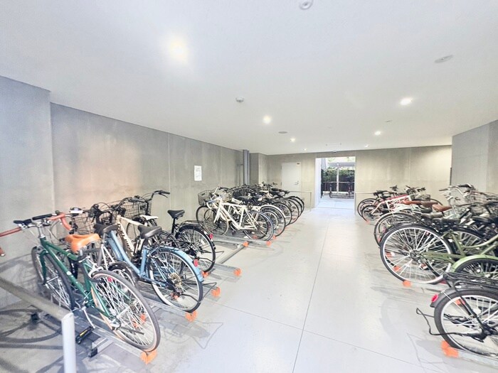 物件外観写真6　(駐輪場)