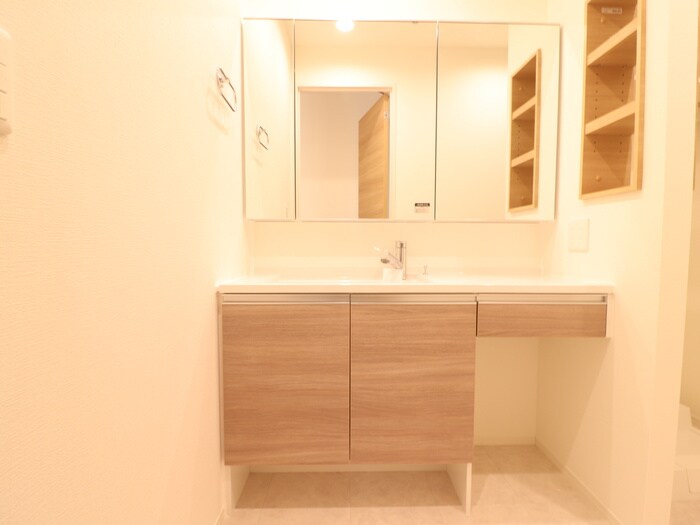 物件内観写真13　(洗面)