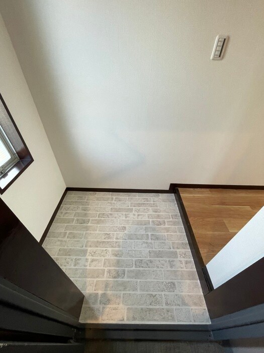 物件内観写真13　(玄関)