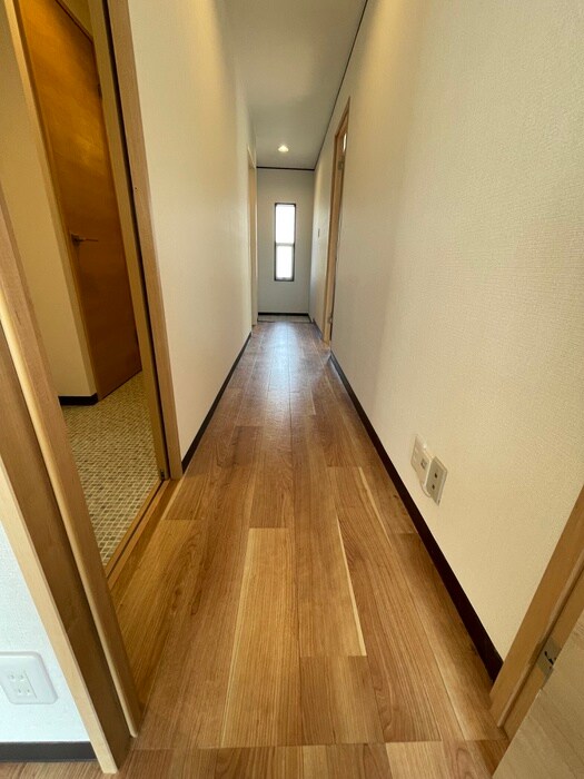 物件内観写真17　(廊下)