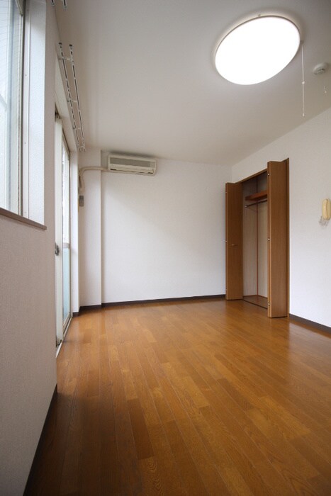 物件内観写真10　(居室)