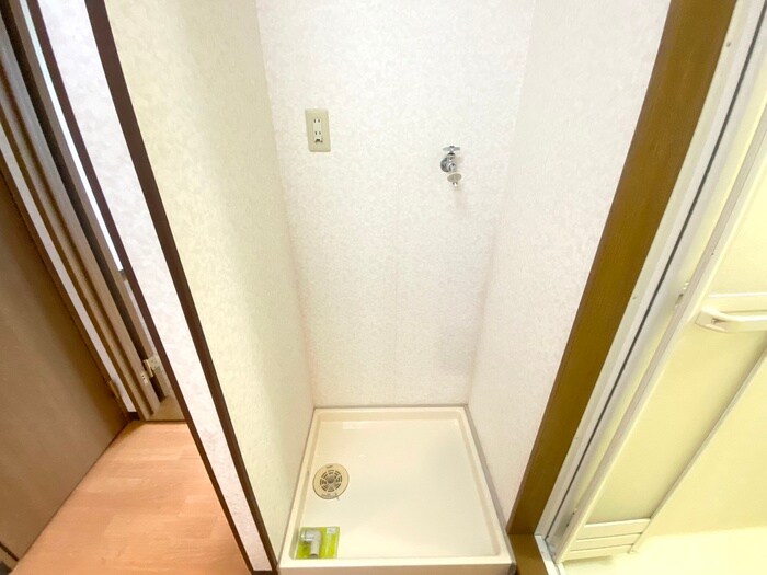 物件内観写真20　(洗濯機置場)