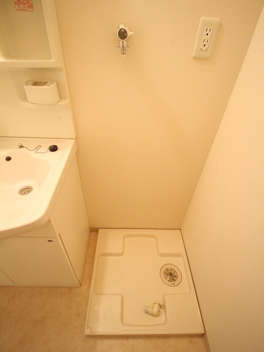 物件内観写真11　(洗濯機置場)