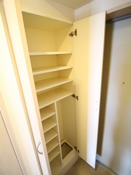 物件内観写真15　(靴箱)