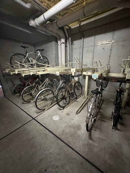 物件外観写真5　(駐輪場)