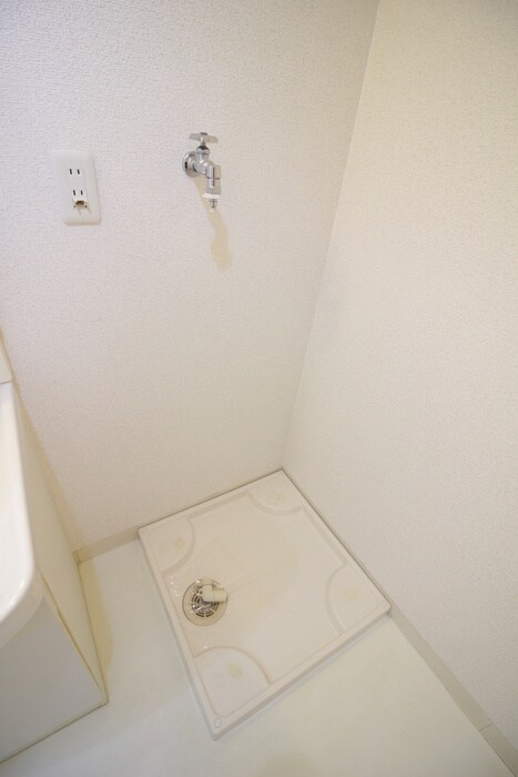 物件内観写真11　(洗濯機置場)