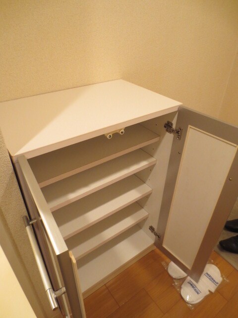 物件内観写真12　(靴箱)