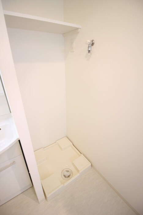 物件内観写真11　(洗濯機置場)