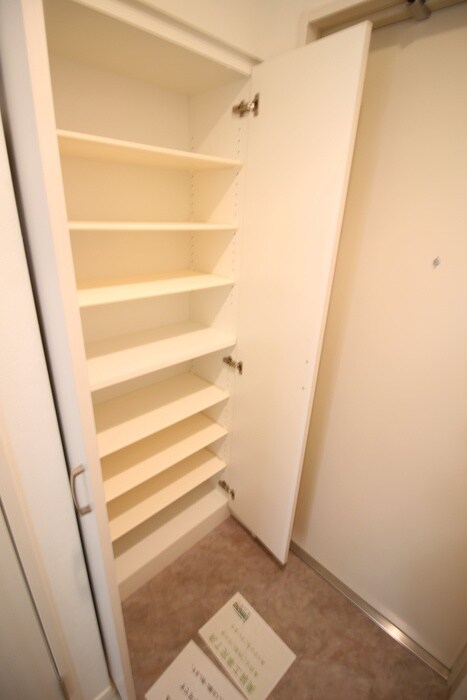 物件内観写真13　(靴箱)