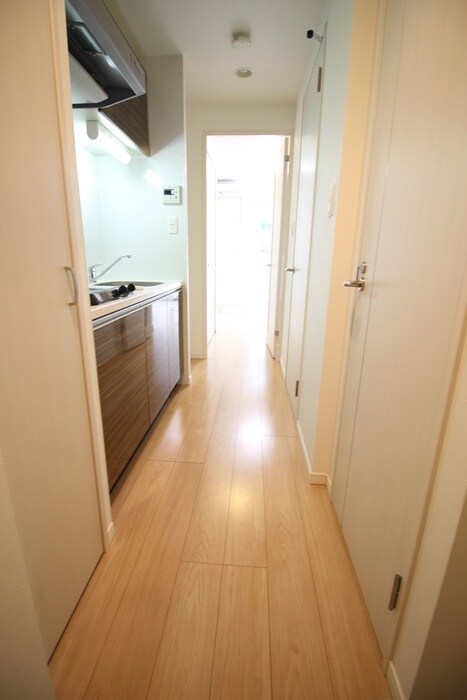 物件内観写真14　(廊下)