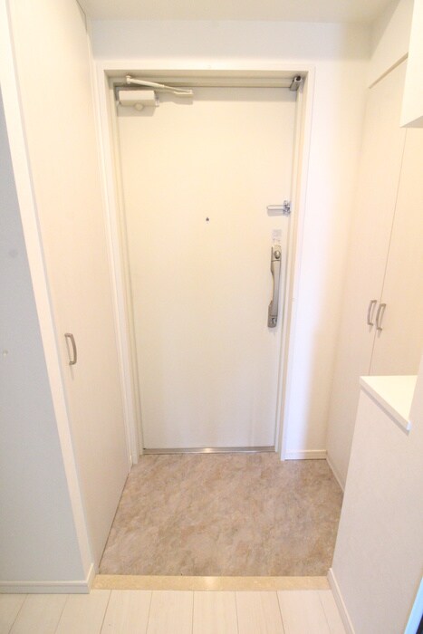 物件内観写真17　(玄関)