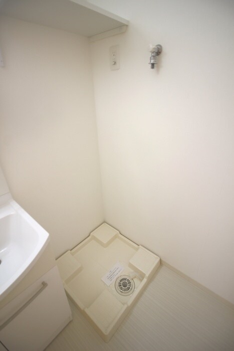 物件内観写真18　(洗濯機置場)