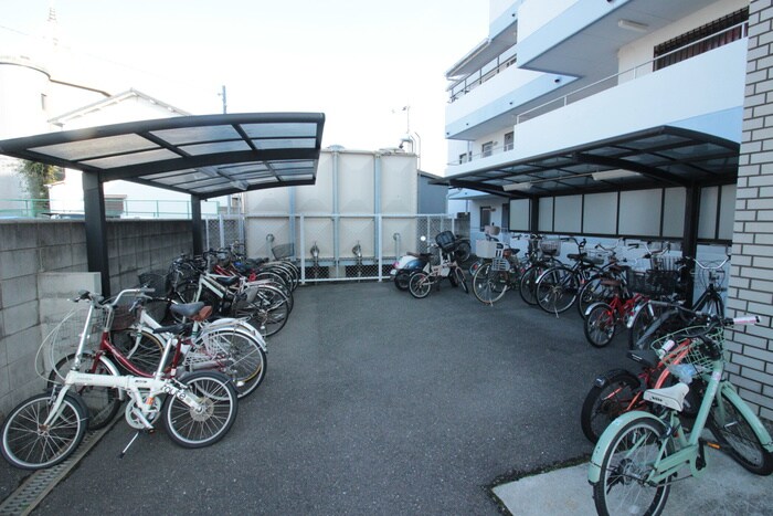 物件外観写真2　(駐輪場)