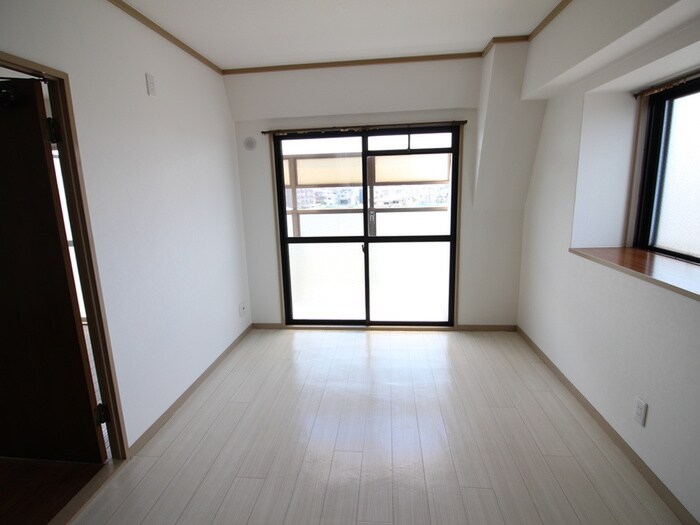 物件内観写真11　(居室)