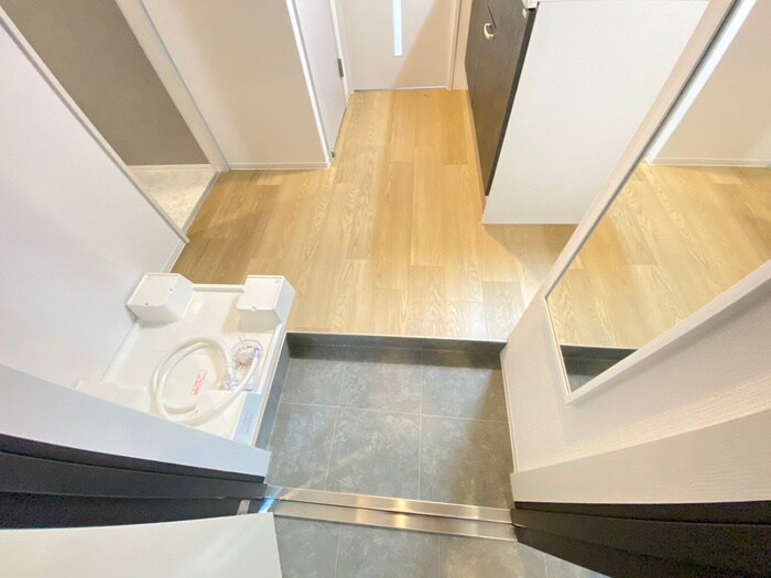 物件内観写真7　(玄関)