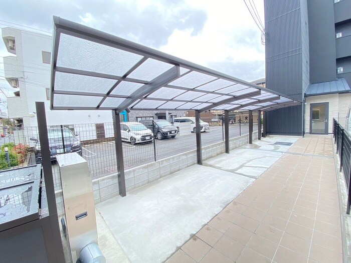 物件外観写真5　(駐輪場)