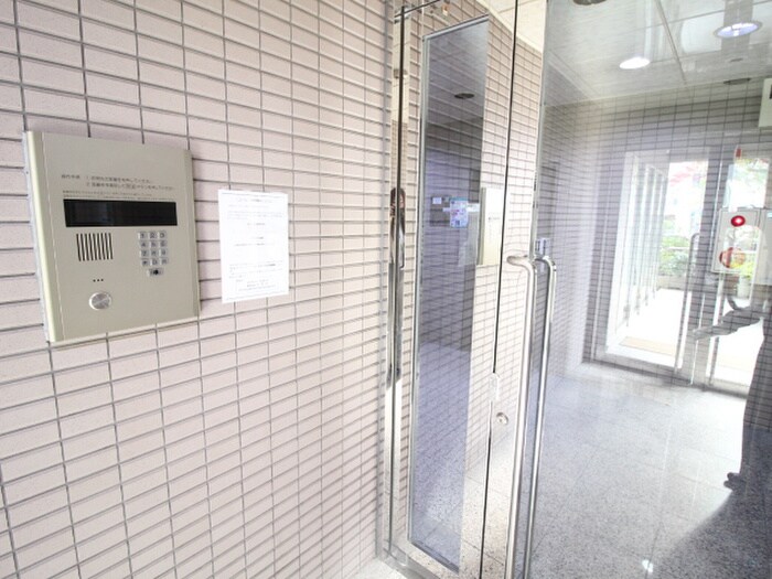 物件外観写真4　(エントランス部分)