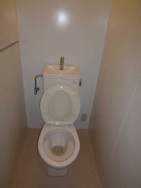 物件内観写真12　(トイレ)