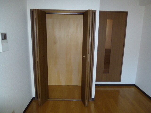 物件内観写真13　(収納)