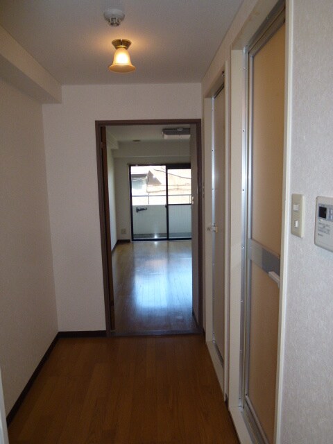 物件内観写真16　(廊下)