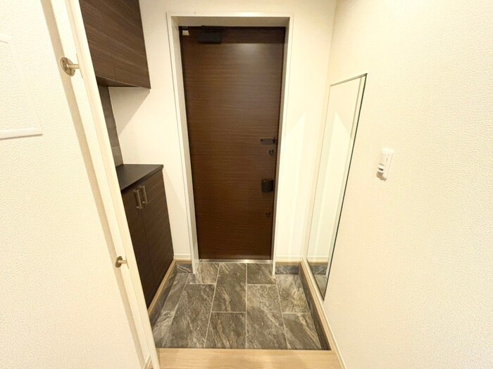 物件内観写真18　(玄関)