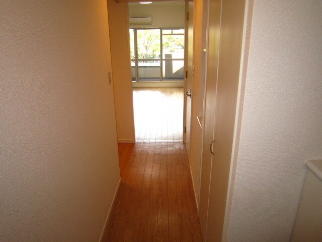 物件内観写真7　(廊下)