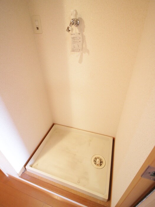 物件内観写真14　(洗濯機置場)