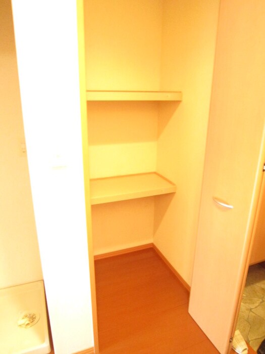 物件内観写真15　(収納)
