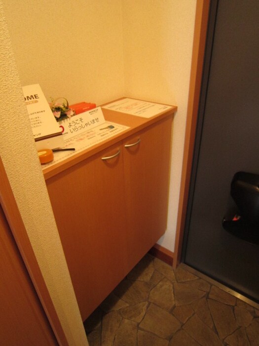 物件内観写真16　(靴箱)
