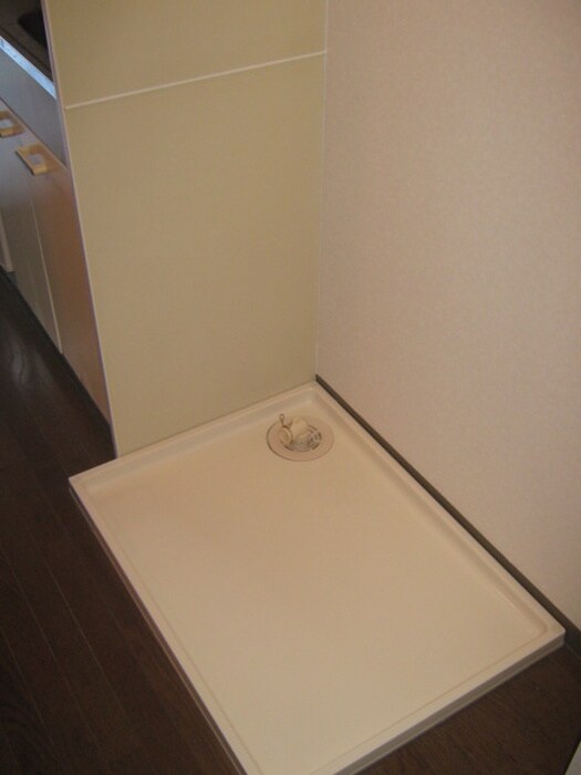 物件内観写真12　(洗濯機置場)