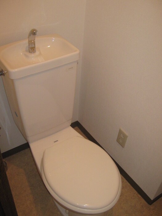 物件内観写真15　(トイレ)
