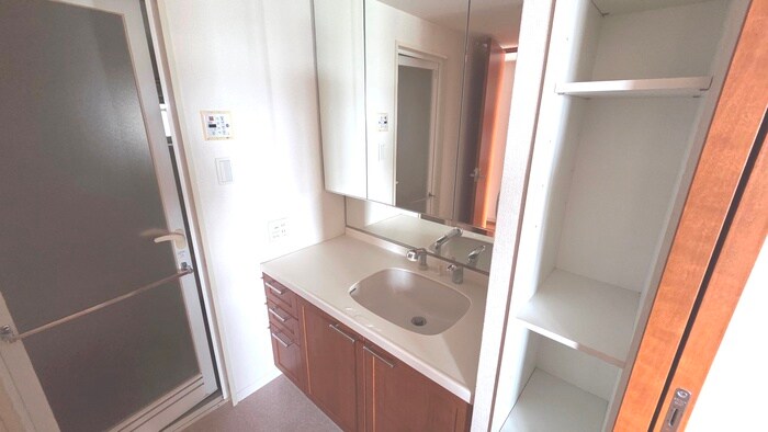 物件内観写真9　(洗面)