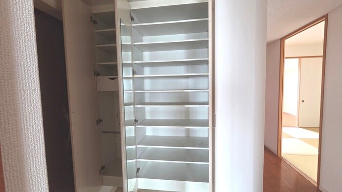 物件内観写真18　(靴箱)