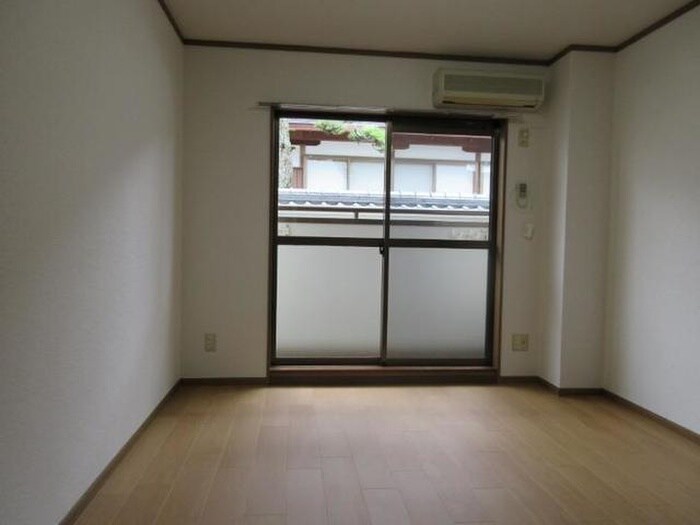 物件内観写真4　(居室)