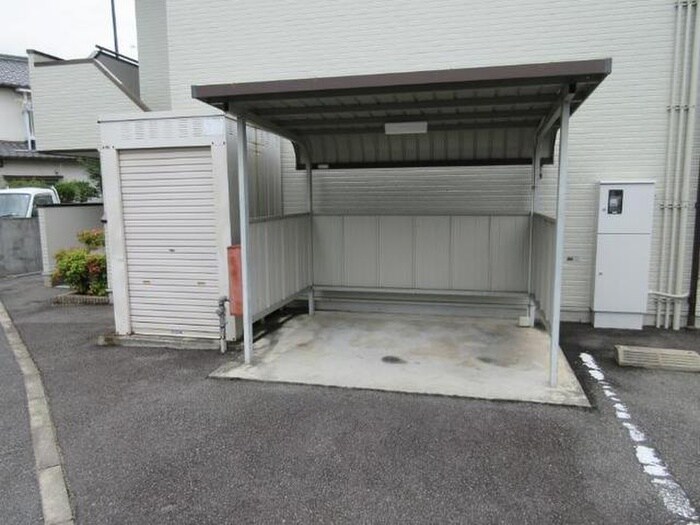 物件外観写真3　(駐輪場)