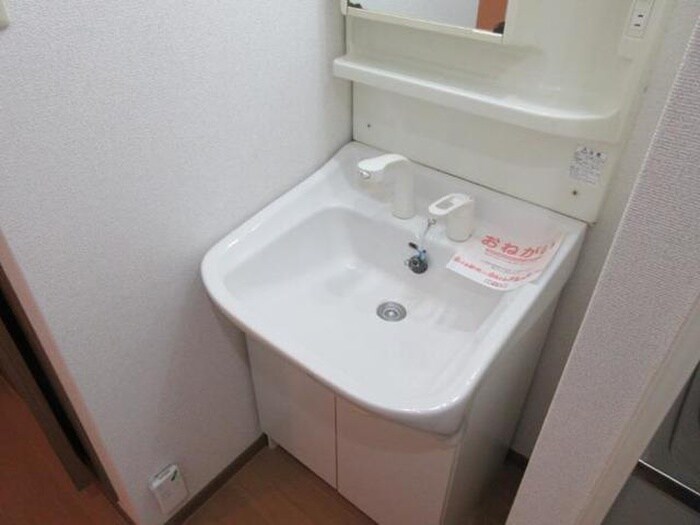 物件内観写真9　(洗面)