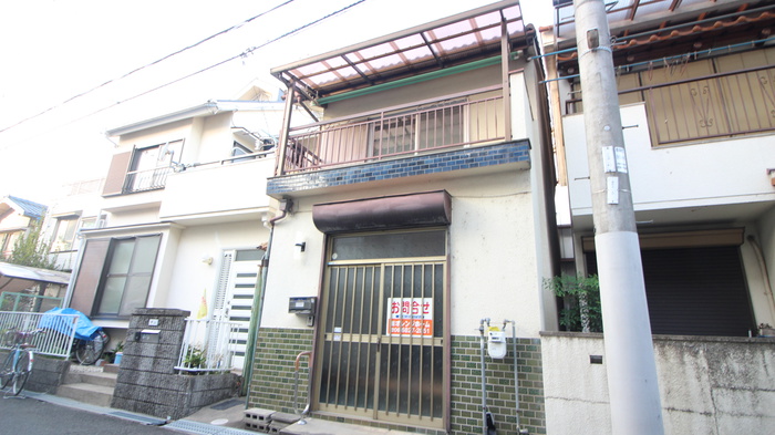 高槻市寿町貸家