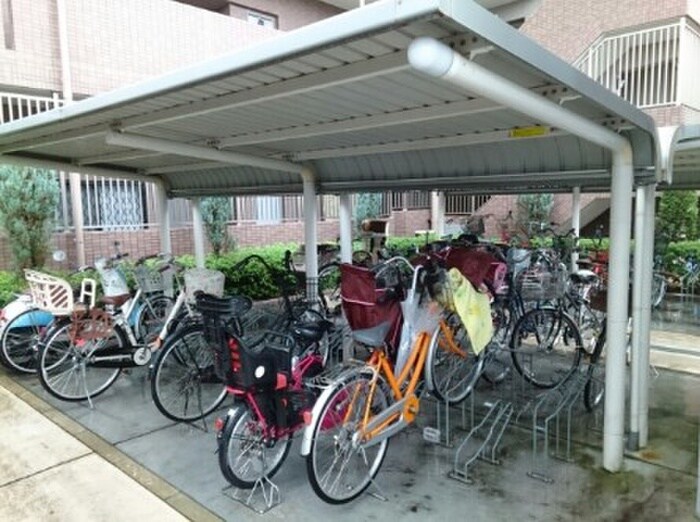 物件外観写真6　(駐輪場)