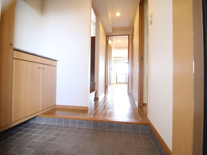 物件内観写真12　(廊下)