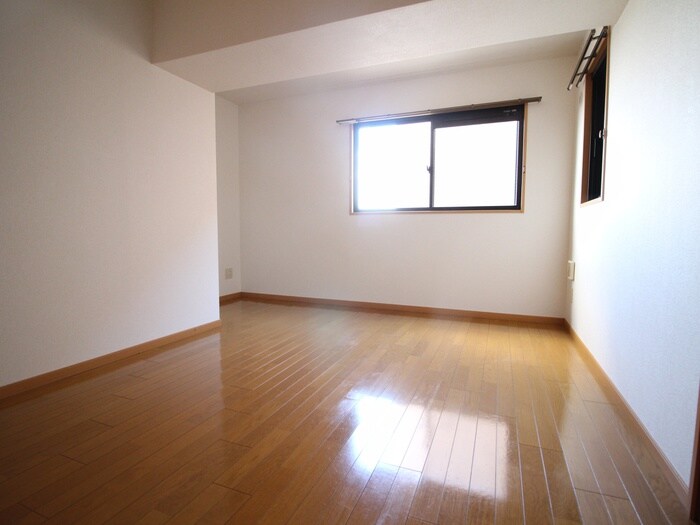 物件内観写真18　(居室)