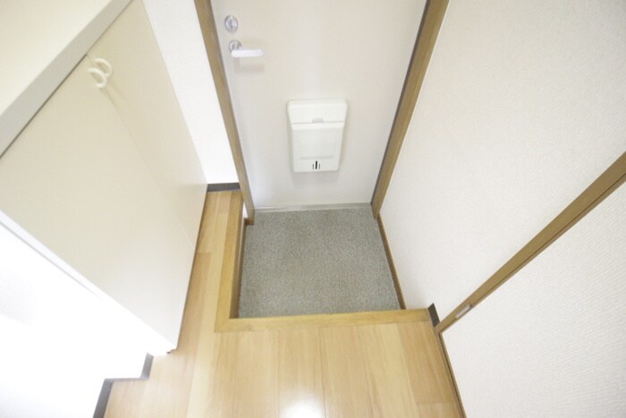 物件内観写真18　(玄関)