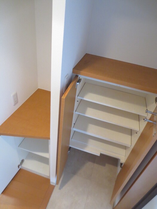 物件内観写真14　(靴箱)