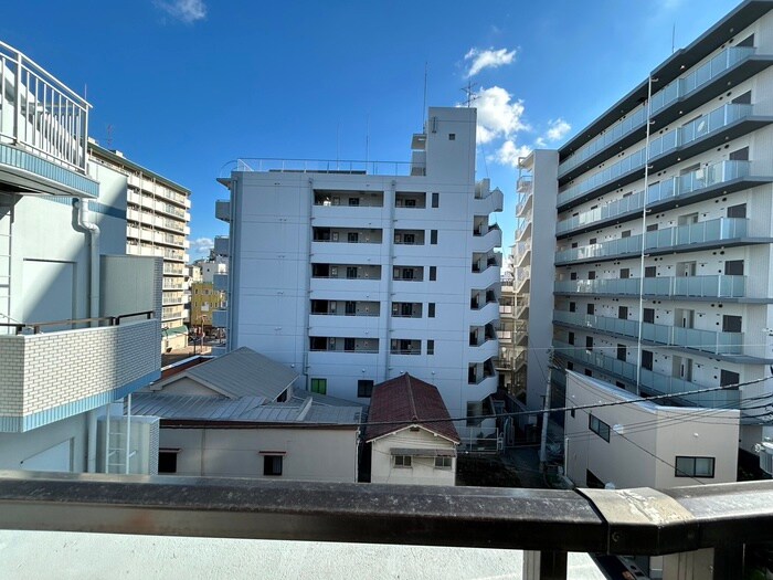 物件内観写真15　(室内からの展望)