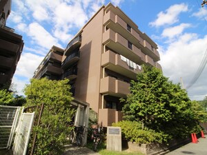 イーストハイムⅢ外観写真